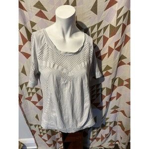 Varley Top Medium Womens Crochet Hole Athletic Work Out Light Gray T Shirt